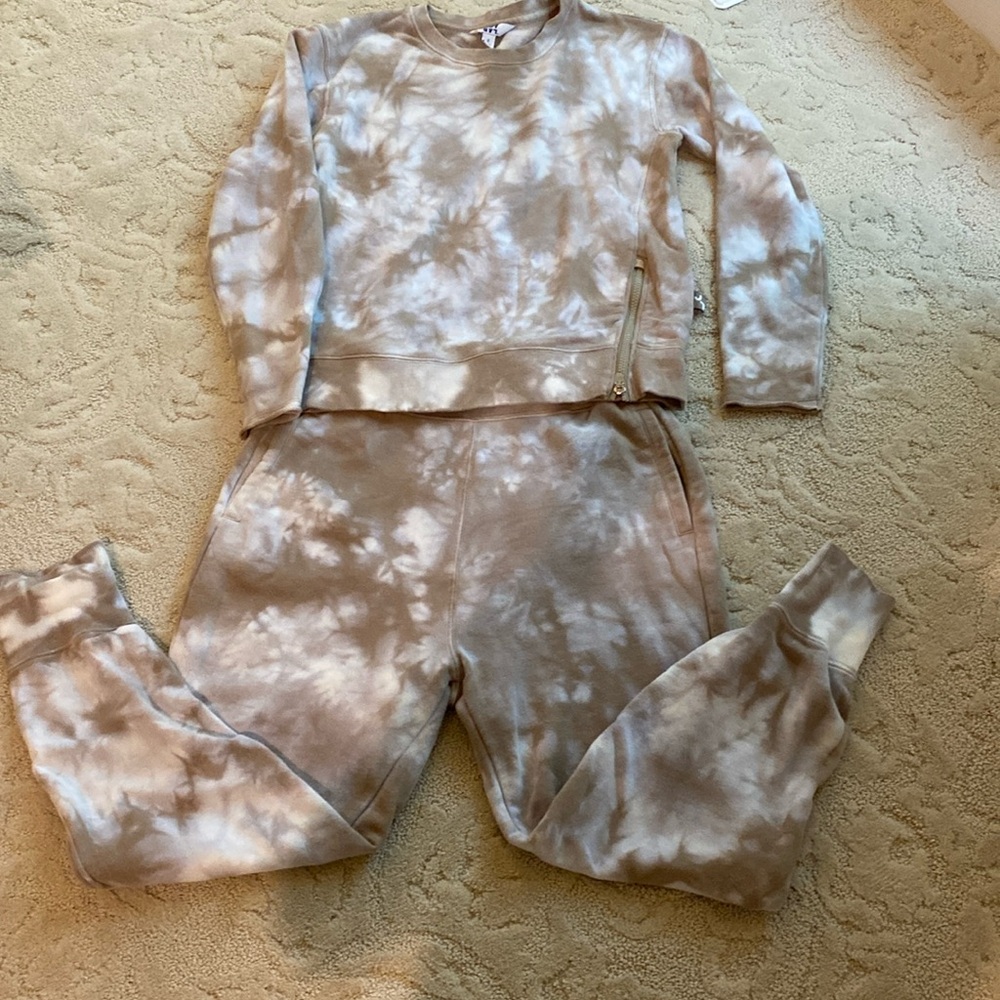 Lounge outfit tie dye small